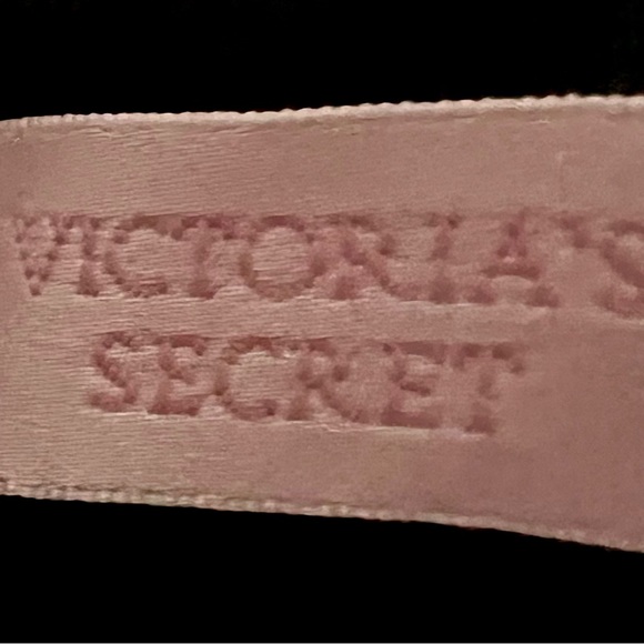 Beautiful & Sexy Victoria’s Secret Multicolored Flower Bra, Size 34B - Picture 5 of 7